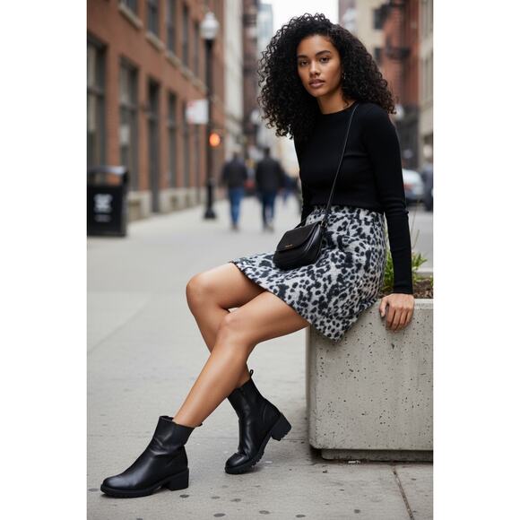 Ann Taylor Leopard Wool Blend Pencil Mini Skirt Black White Size 4 - Picture 1 of 7